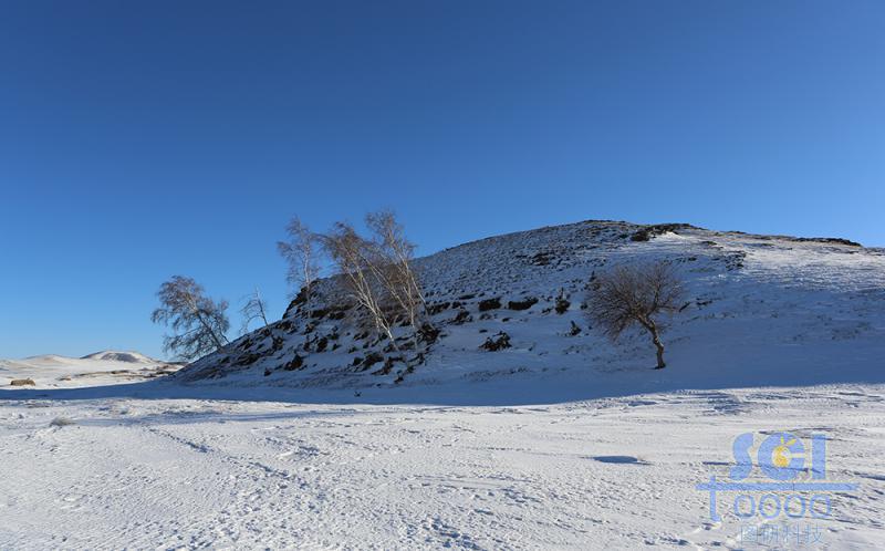 藍(lán)天雪地